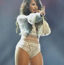 Demi Lovato hot performing in Vancouver 20x HQ photos