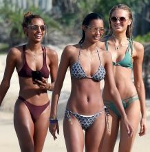 Lais Ribeiro, Romee Strijd, Jasmine Tookes tiny bikini cameltoe candids on the beach in Trancoso 99x UHQ photos