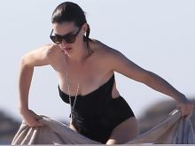 Anne Hathaway wearing sexy bikini on the yacht in Ibiza 106x HQ