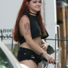 Ariel Winter hot raunchy on the set of Dog Years in Nashville 9x HQ photos
