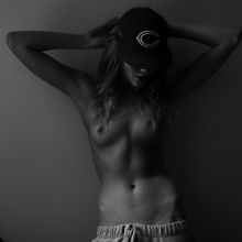 Sarah Dumont topless photo shoot 6x HQ photos