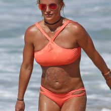 Britney Spears topless pokies in sexy neon peach bikini on the beach in Hawaii 56x HQ photos