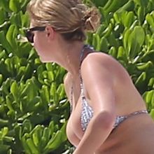 Kate Upton big boobs and ass in small bikini at a beach in Mexico 32x HQ