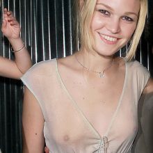 Julia Stiles braless in see through dress on 'O' premiere 2001 HQ photos