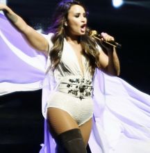 Demi Lovato hot performing in Vancouver 20x HQ photos