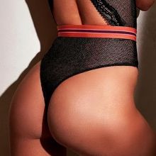 Stella Maxwell bare butt ass Instagram HQ photo