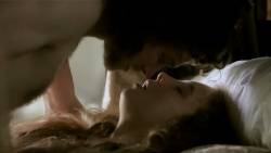 Jodie Comer, Amy Manson - The White Princess S01 E06 720p topless nude sex scenes
