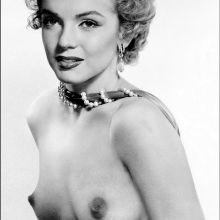 Marilyn Monroe eighteen topless photoshoot HQ