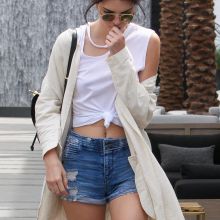 Kendall Jenner without bra shopping in Beverly Hills 58x HQ photos