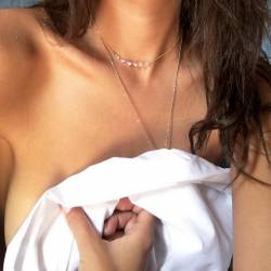 Emily Ratajkowski topless covered selfie in bed 2x HQ photos