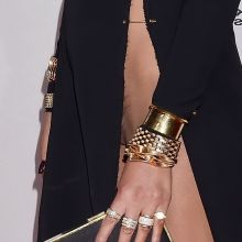 Chrissy Teigen pantyless upskirt flashes her shaved pussy at the 2016 American Music Awards 52x UHQ ADDS
