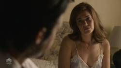 Mandy Moore - This Is Us S02 E02 720p sexy nightwear scene