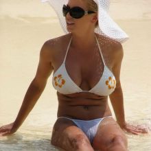 Jessica Simpson In See Throug Wet Bikini On The Beach Displaying Her Assets 12x HQ