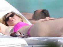 Ellie Goulding wearing sexy bikini on the beach in Miami 23x HQ photos