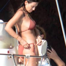 Natalie Imbruglia sexy bikini candids on the yacht in Sicily 30x HQ