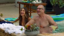 Sofia Vergara - Modern Family S08 E10 720p big boobs and ass in sexy swimsuit scene