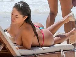 Arianny Celeste topless candids on the beach in Mexico 23x MixQ uncensored photos