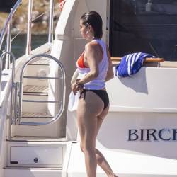 Selena Gomez sexy bikini