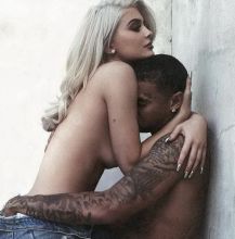 Kylie Jenner topless Instagram HQ photos